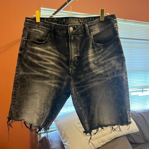 AE Distressed Denim Shorts - Picture 1 of 3